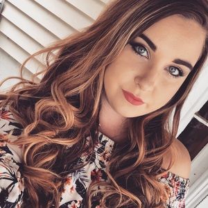 Meet your Posher, Hailey